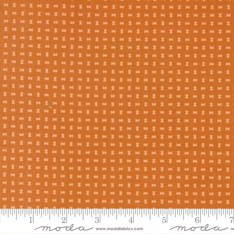Spools Pumpkin - Scenery by Elizabeth Hartman - Half Yard (Preorder)