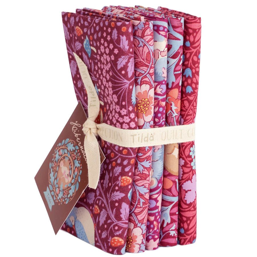 Hibernation Fat Quarter Bundle 5 pcs - Hibiscus/Mulberry - TIL300170