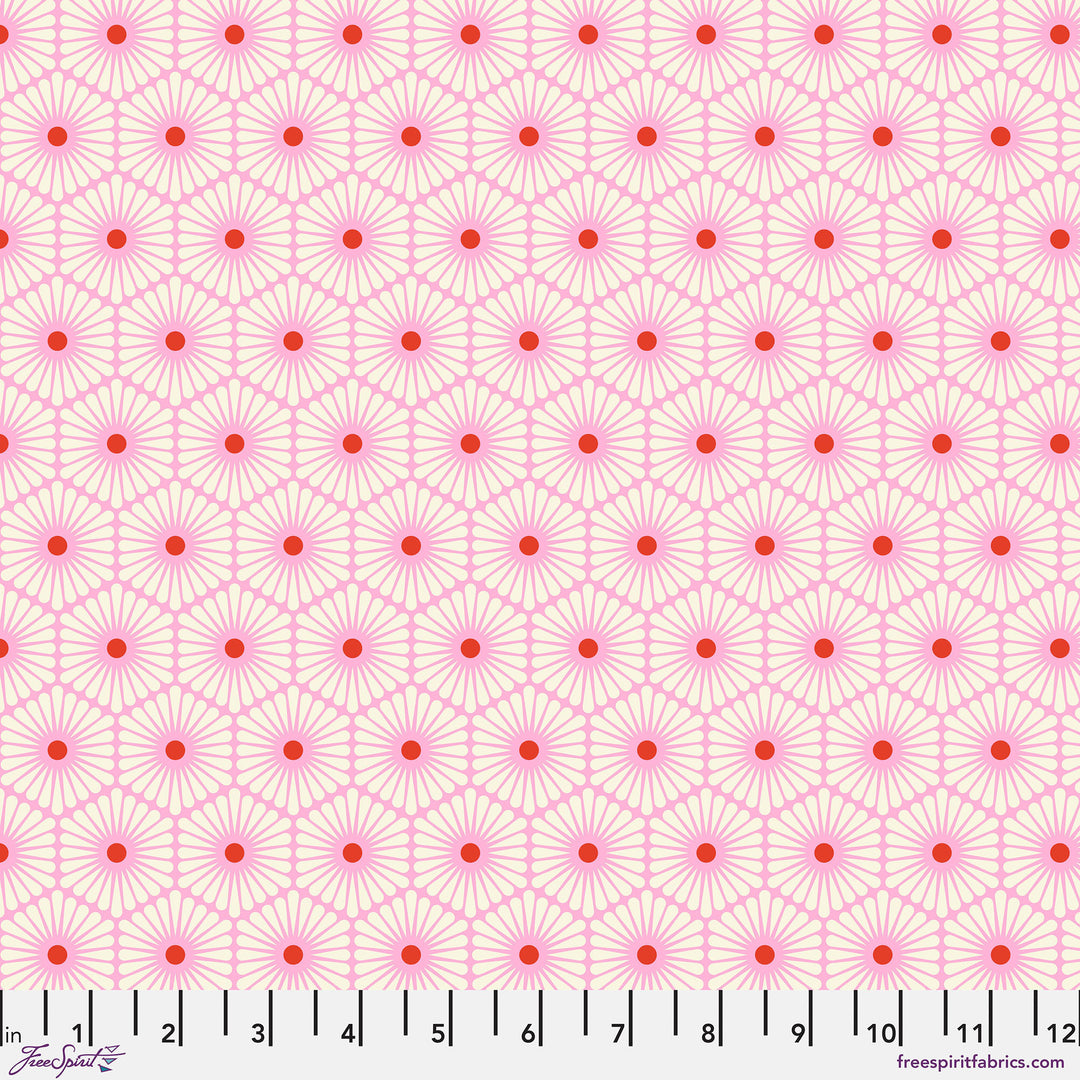 Cotton quilting fabric pattern called 'Daisy Chain in Blossom'. Part of the 'Besties' fabric collection. Designed by Tula Pink for fabric company Free Spirit Fabrics. SKU: PWTP220.BLOSSOM. 44-45 inch width.