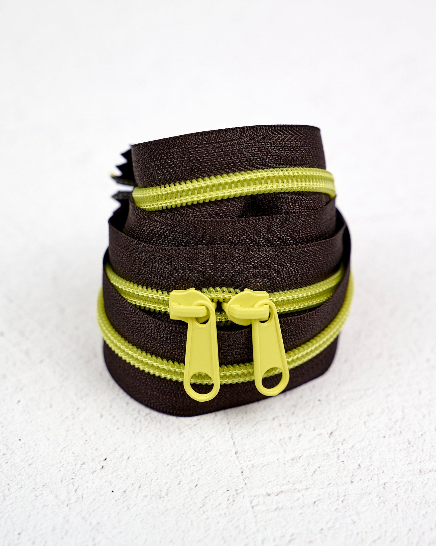 Voltage - Handbag Zipper - Renaissance Ribbons
