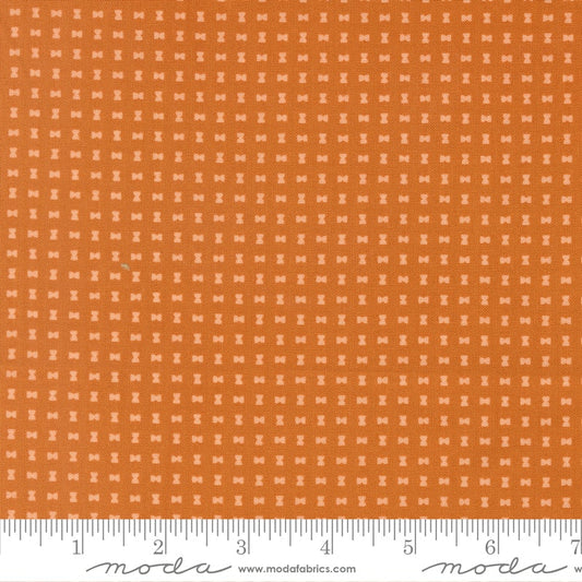 Spools Pumpkin - Scenery by Elizabeth Hartman - Half Yard (Preorder)