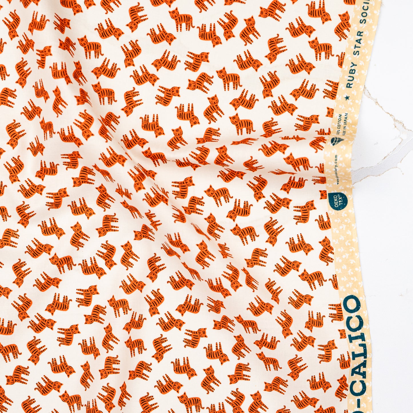 1 800 Calico - Meow in Natural - Alexia Abegg - RS4166 12 - Half Yard (Preorder)