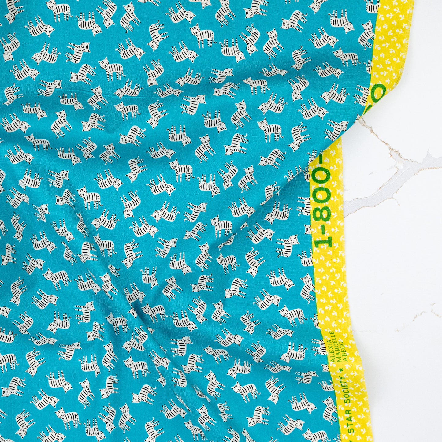 1 800 Calico - Meow in Wave - Alexia Abegg - RS4166 14 - Half Yard (Preorder)