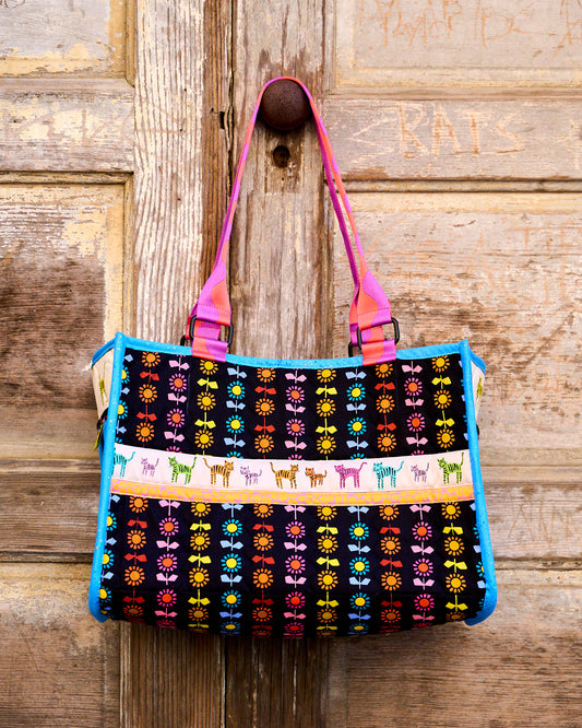 All the Things Tote Kit in Catnap Daisy Stripe