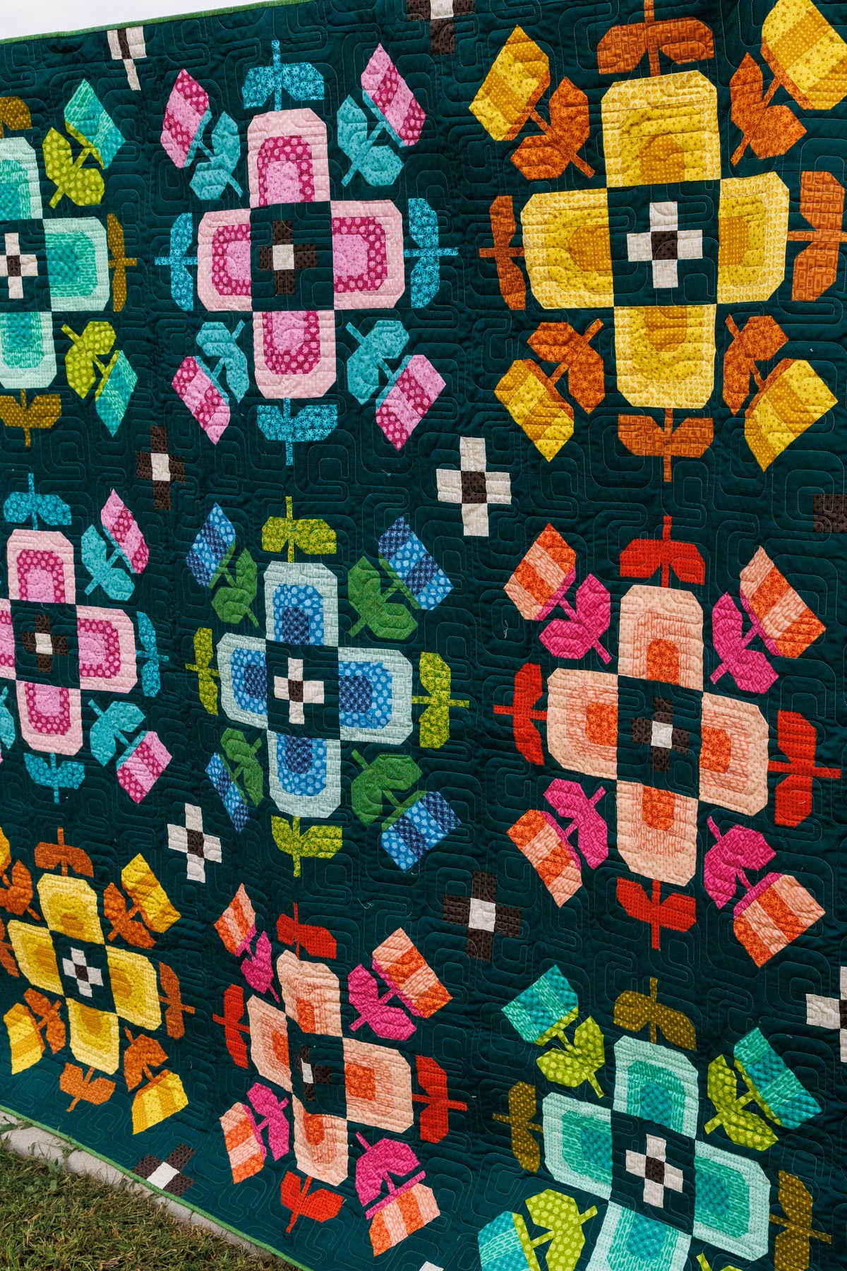 Casserole Quilt Kit - Scenery by Elizabeth Hartman