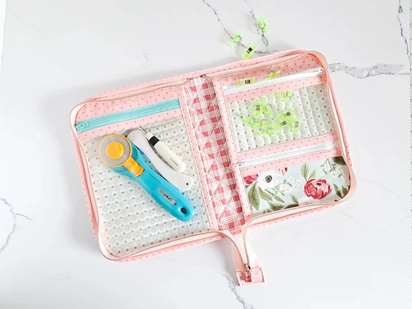 Center Street Quilts - Atlas Zipper Case Pattern - CEN 104
