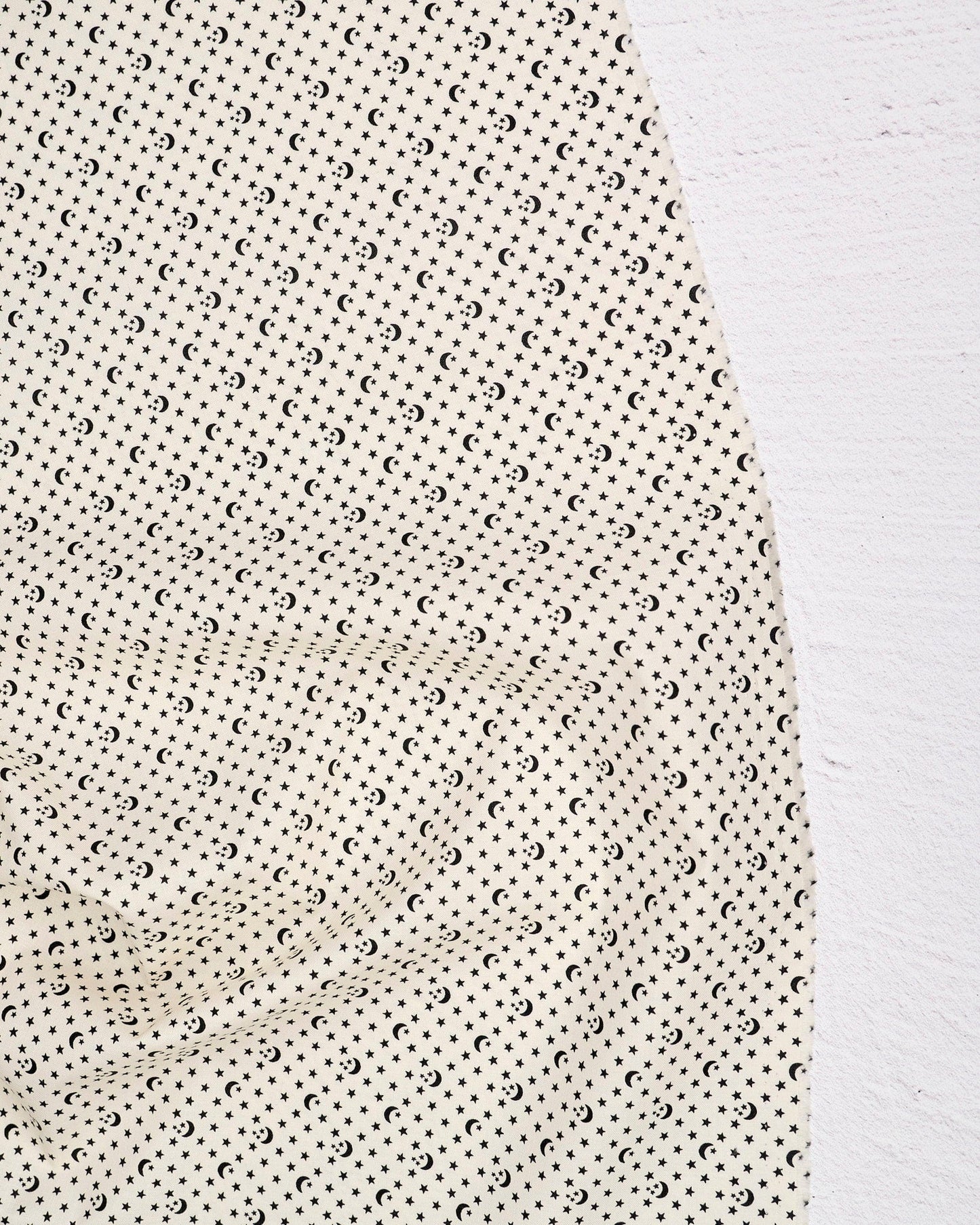 Ooh Lucky Lucky - Moon and Stars in Natural - Alexia Abegg - RS4118 11 - Half Yard