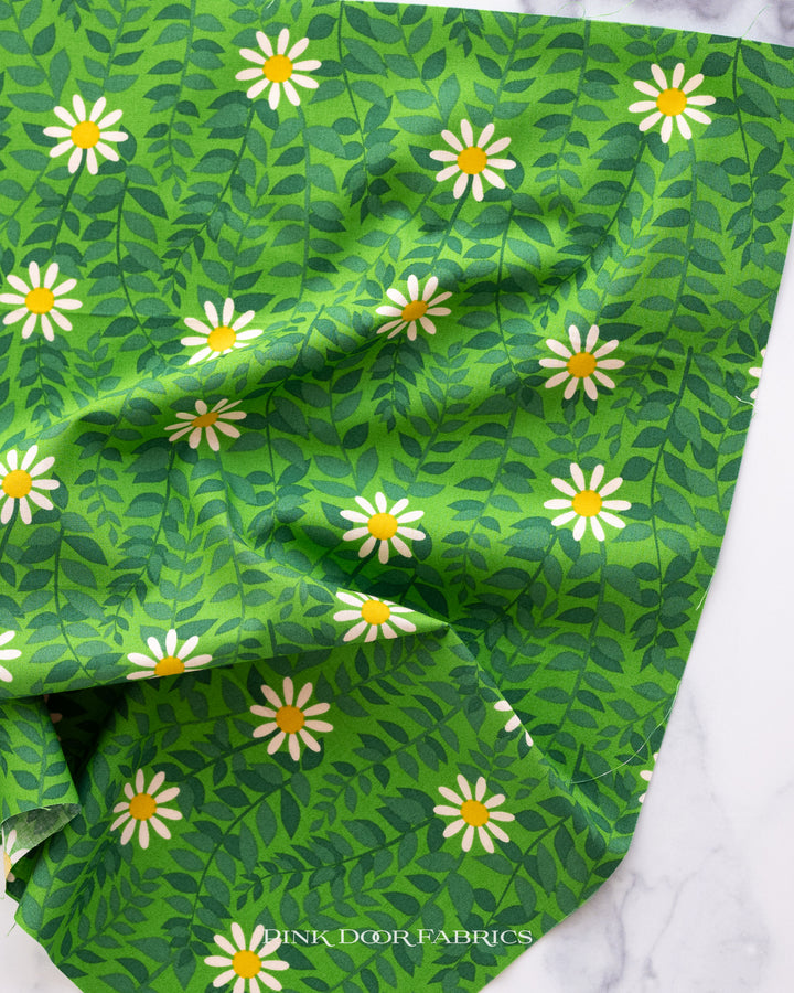 Flowerland - Daisies in Verdant - RS0075 12 - Half Yard