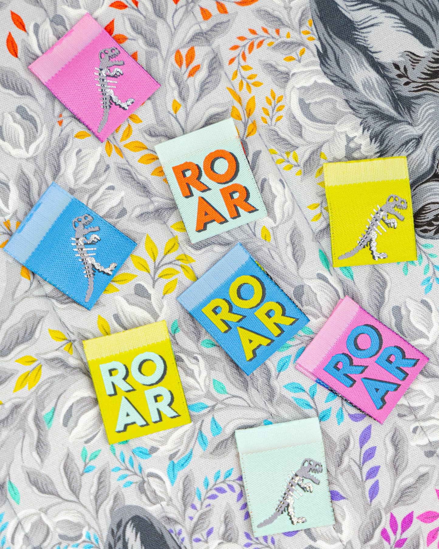 Roar Double-Sided Woven Label Set
