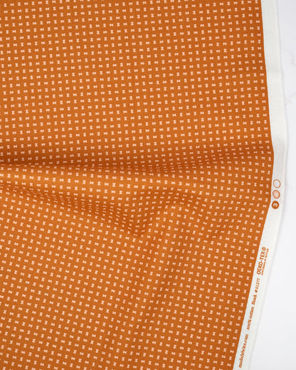 Spools Pumpkin - Scenery by Elizabeth Hartman - Half Yard (Preorder)