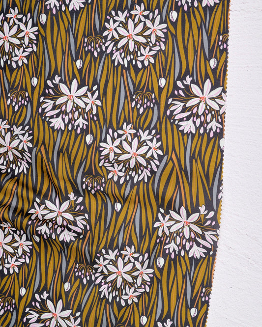 Wandering Eye - Agapantha in Neutral - Kathy Doughty - 91066-94 - Half Yard