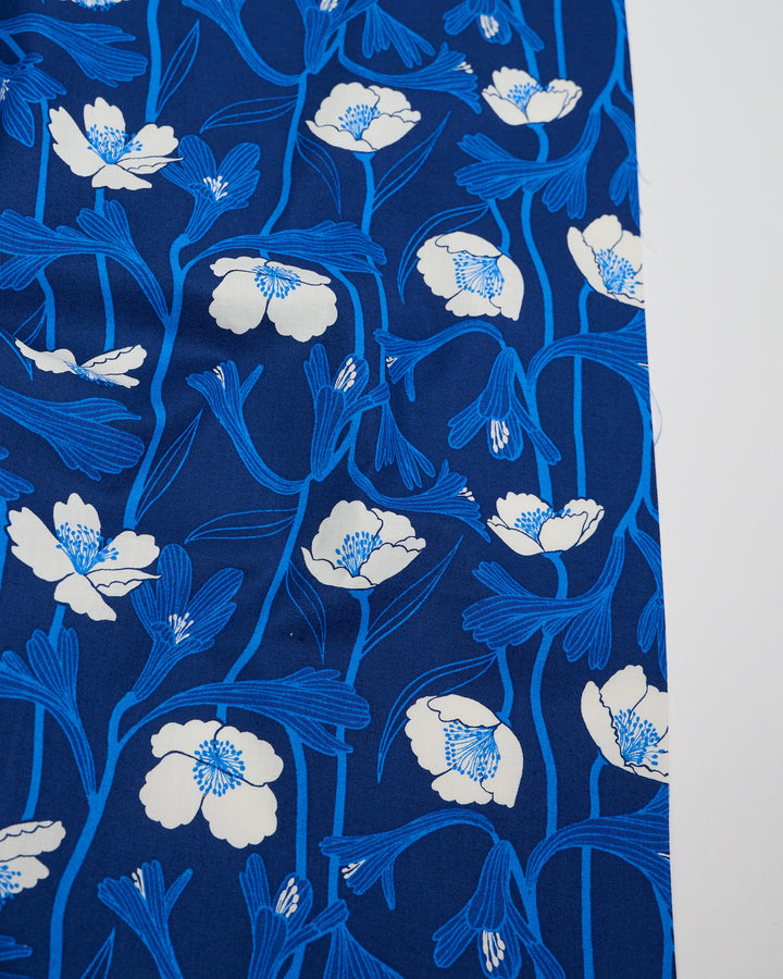 Water Water Flowers in Navy - RS5133 14 - Half Yard