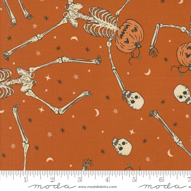 Home Sweet Haunt - Dancing Pumpkins in Rust - Stacy Iest Hsu - 20913 13 - Half Yard