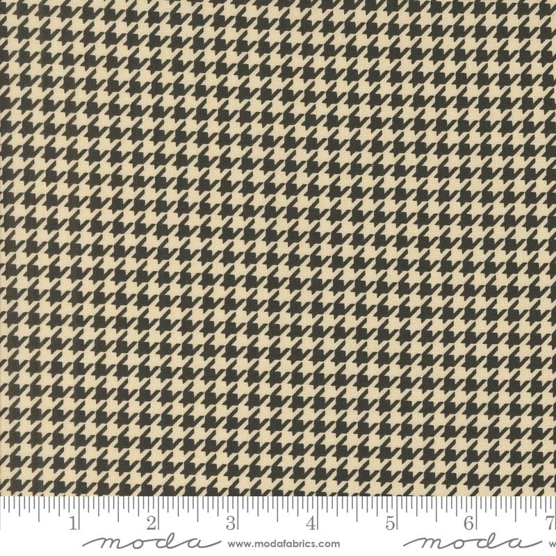 Home Sweet Haunt - Hounds Tooth in Bone - Stacy Iest Hsu - 20918 11 - Half Yard