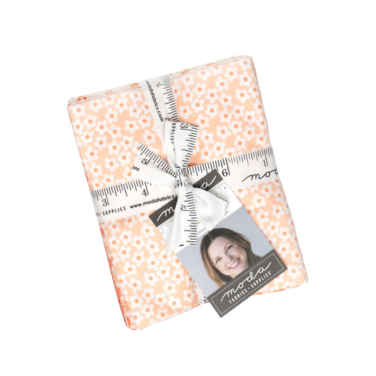Moda's Popcorn Fat Quarter Bundle by Elizabeth Hartman. 25 fat quarters of cotton quilting fabric, 18 in x 21 in, SKU 51280AB
