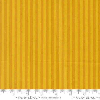 Popcorn Golden - by Elizabeth Hartman for Moda (Preorder)