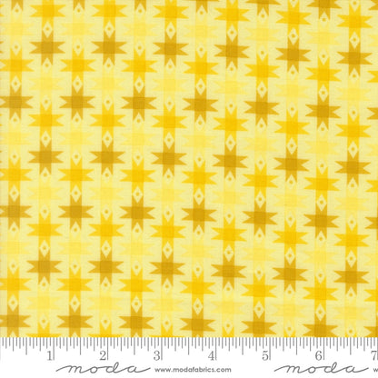 Popcorn Ribbon Stars in Sunshine - by Elizabeth Hartman for Moda (Preorder)