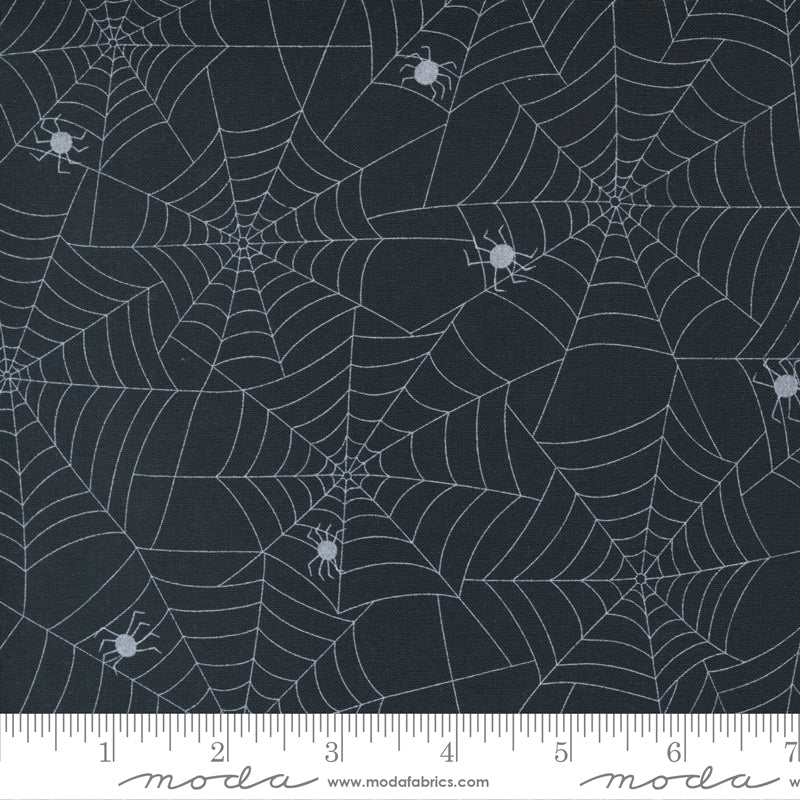 Too Cute to Spook - Spidey Web in Black Cat - Me and My Sister Designs for Moda - 22421 11 - Half Yard