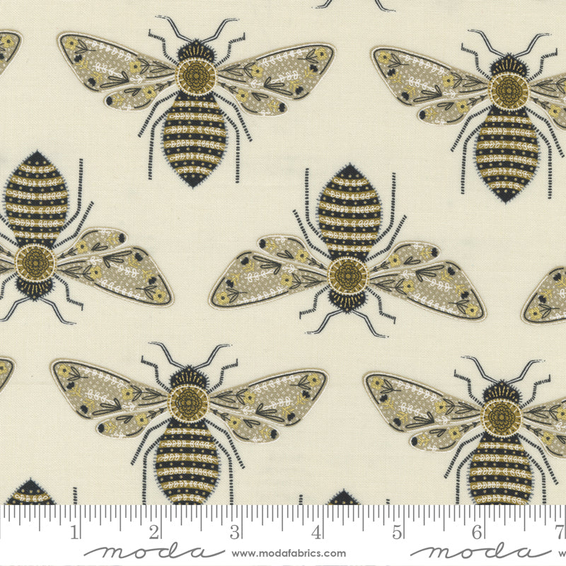 Meadowmere - Bumble Bee in Cloud - 48363 31M - Half Yard