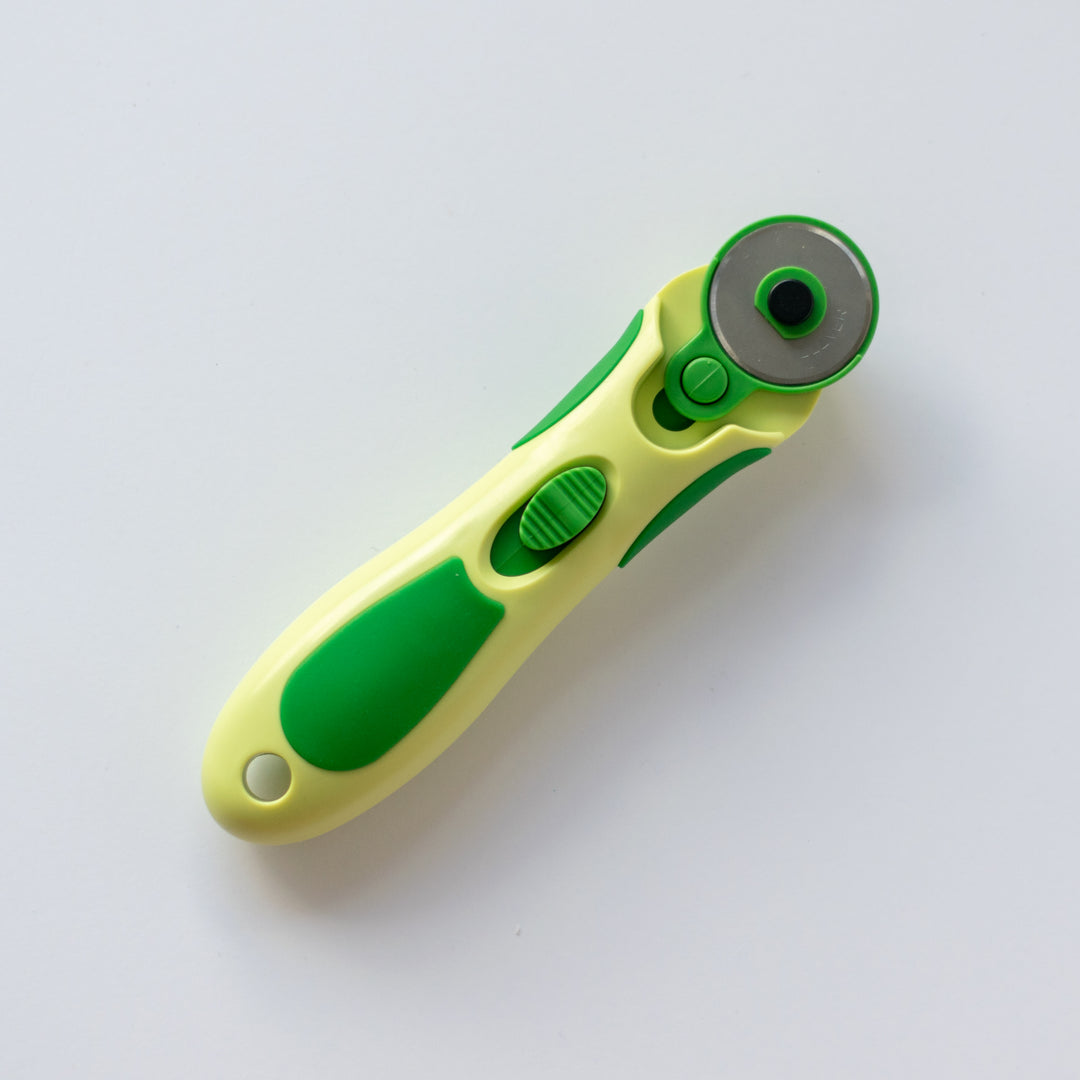 Clover 28mm Rotary Cutter - 7501