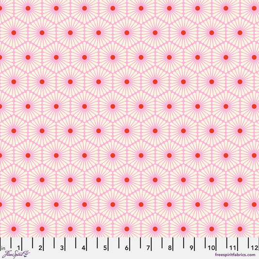Cotton quilting fabric pattern called 'Daisy Chain in Blossom'. Part of the 'Besties' fabric collection. Designed by Tula Pink for fabric company Free Spirit Fabrics. SKU: PWTP220.BLOSSOM. 44-45 inch width.