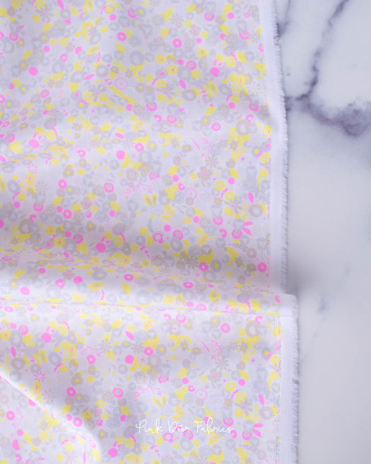 Cotton quilting fabric pattern called 'Tuesday in Lily'. Part of the 'Sun Print 2021' fabric collection. Designed by Alison Glass for fabric company Andover Fabrics. SKU: A-8902-L. 44-45 inch width.